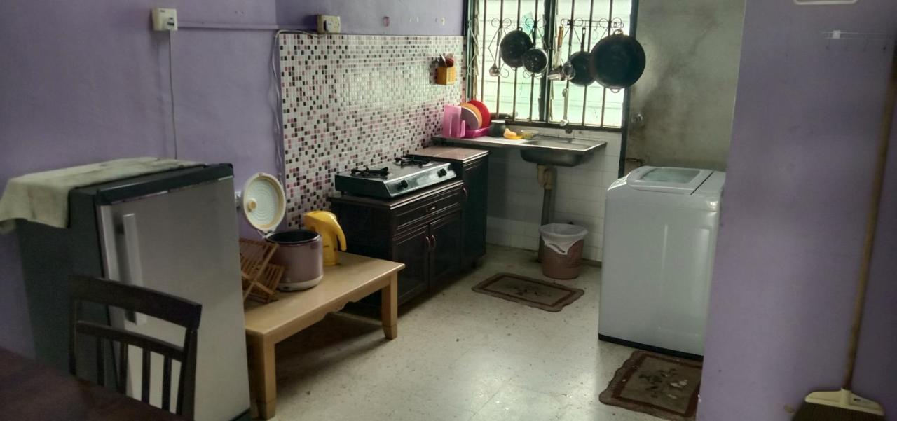 Baiti Homestay Gambang Extérieur photo